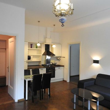 Laisves Aleja Apartment Kaunas Ngoại thất bức ảnh