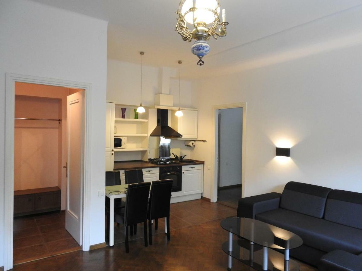 Laisves Aleja Apartment Kaunas Ngoại thất bức ảnh