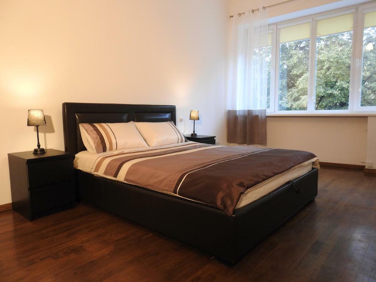 Laisves Aleja Apartment Kaunas Ngoại thất bức ảnh