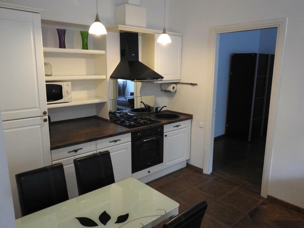 Laisves Aleja Apartment Kaunas Ngoại thất bức ảnh