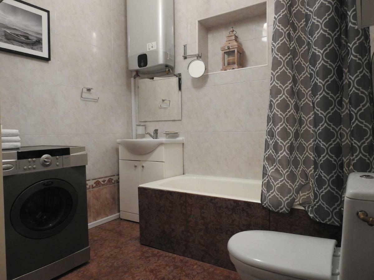 Laisves Aleja Apartment Kaunas Ngoại thất bức ảnh