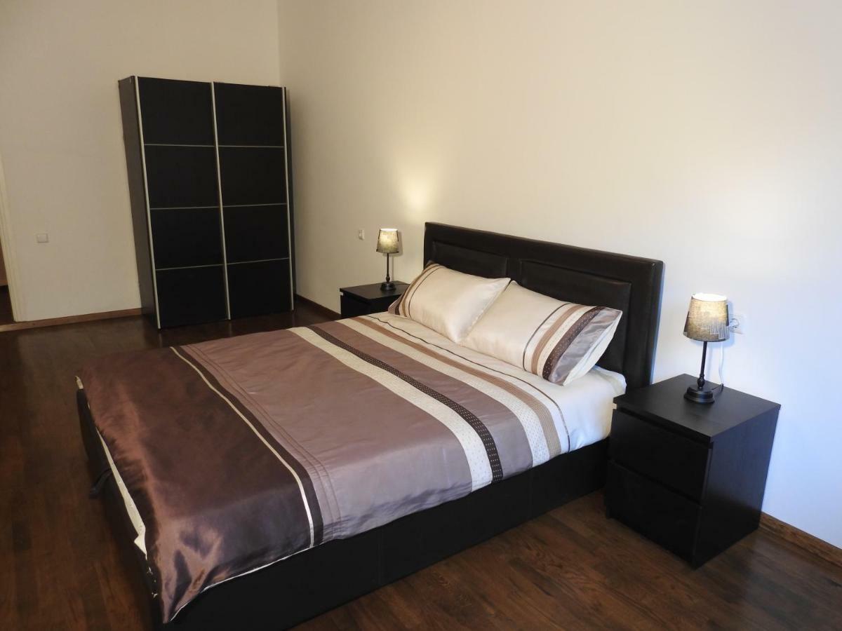Laisves Aleja Apartment Kaunas Ngoại thất bức ảnh